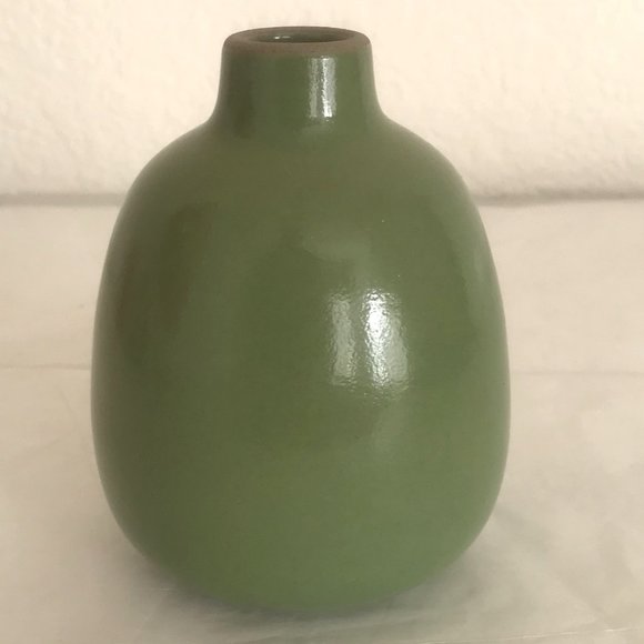 Heath Ceramics Bud Vase Avocado Green NEW - Picture 1 of 9